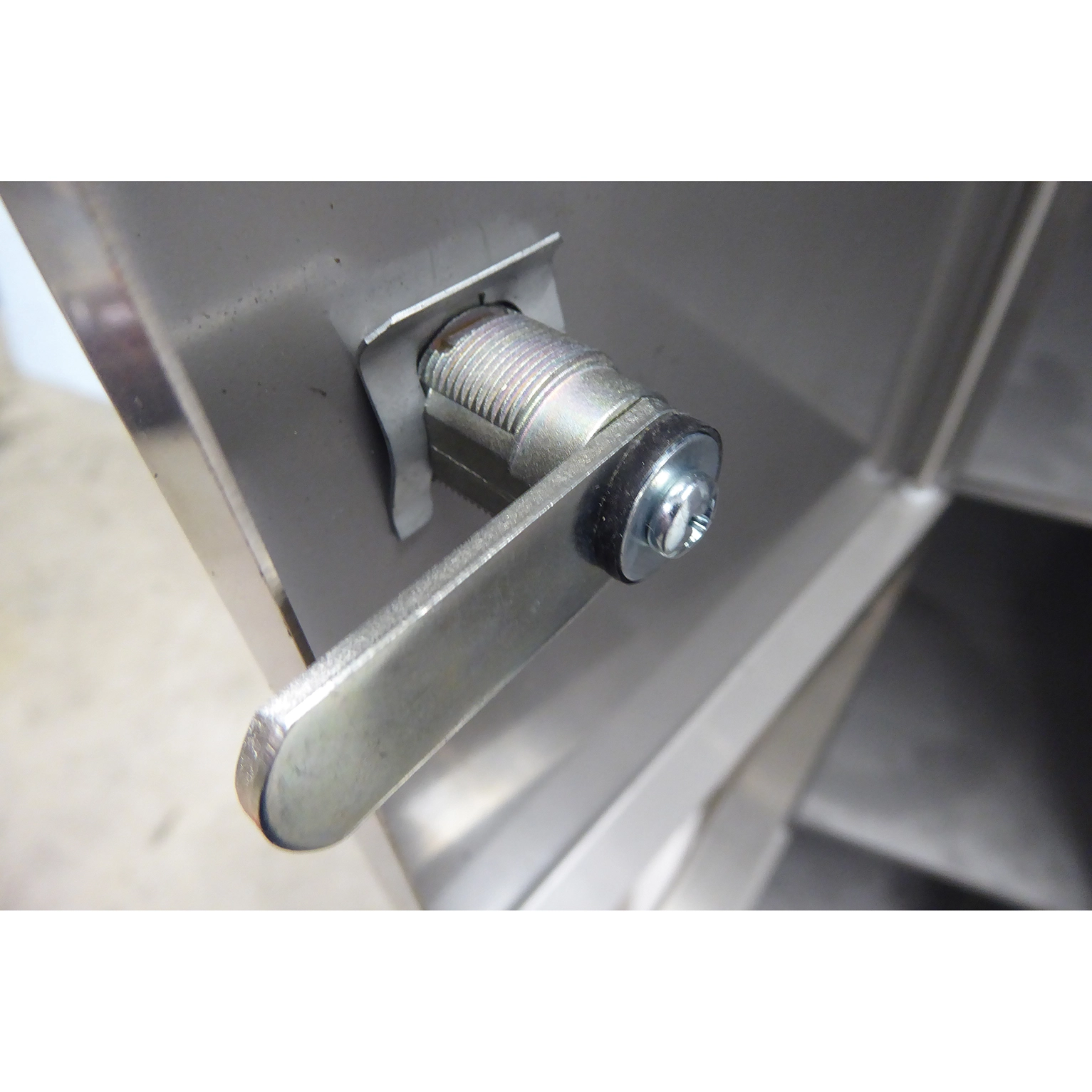  KBS 4055108 Gemeinschaftskuehlschrank 6  